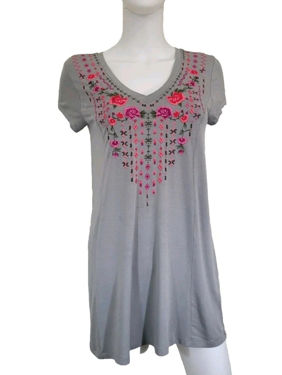 sahalie Tops - Sahalie Women’s Size L Embroidered Floral V-Neck Tunic Top Short Sleeve Size 48